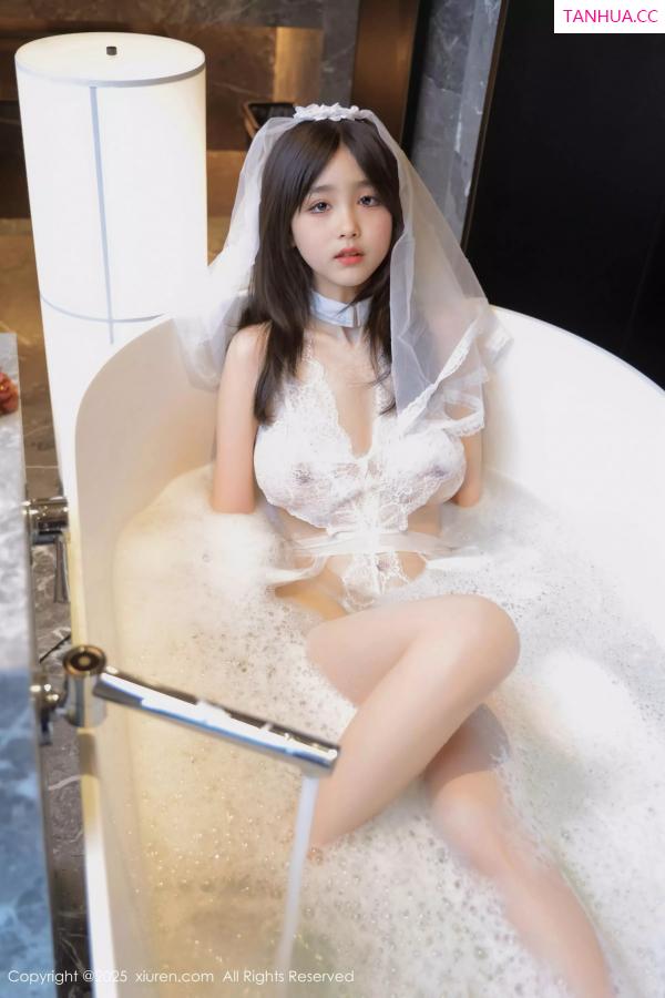   [XiuRen]高清写真图 2025.03.13 No.10011 奶芙乔乔 美腿性感第45张图片